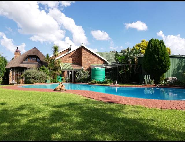 5 BEDROOM HOUSE FOR SALE IN FALCON RIDGE